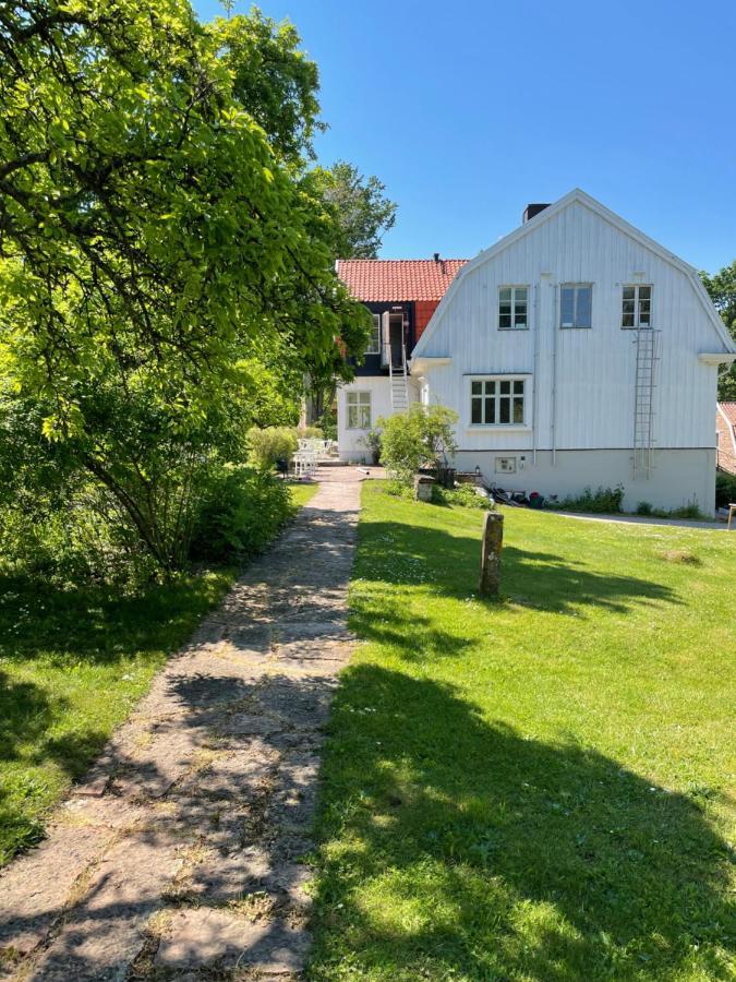 בורגהולם Rosenfors Herrgard B&B מראה חיצוני תמונה