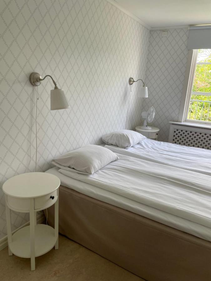 בורגהולם Rosenfors Herrgard B&B מראה חיצוני תמונה